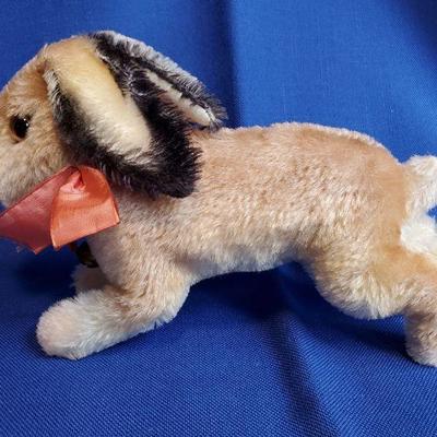 Lot 16: Steiff Running Rabbit   $50