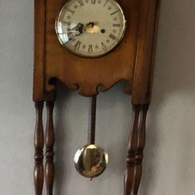 https://www.ebay.com/itm/114226141160	BU1033 Trend Clocks Zeeland Michigan Hanging Wall Clock Local Pickup	 $100 
