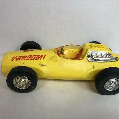 https://www.ebay.com/itm/114225956006	BU1007: 1963 V-RROM by Mattel Vintage Toy Sports Car Not Tested	 $20.00 
