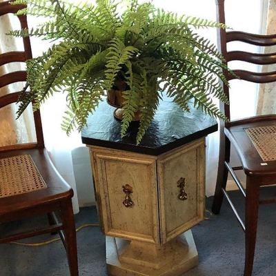 https://www.ebay.com/itm/114225968058	BU1019 Mediterranean Pedistal Table Cabinet Black and Green Local Pickup	 $65 
