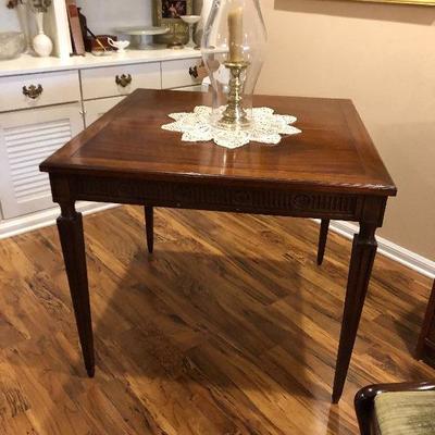 https://www.ebay.com/itm/124189402357	BU1035: Colonial Style Card Table Local Pickup	 $95 
