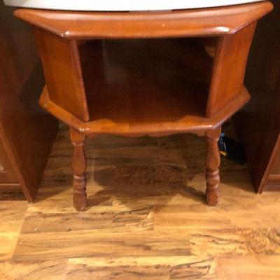 https://www.ebay.com/itm/124190115687	BU1048: Mid Century Maple Accent / End Table Local Pickup	 $25 
