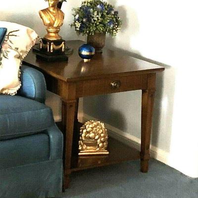 https://www.ebay.com/itm/124189200226	BU1021: Tradional Sofa End Table #1 Local Pickup	 $60 
