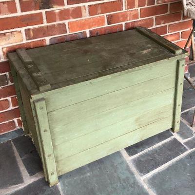 https://www.ebay.com/itm/114226931960	BU1094 Green Distressed Primitive Toy Box #2 Local Pickup	 $45 

