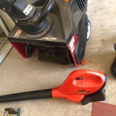 Cordless blower