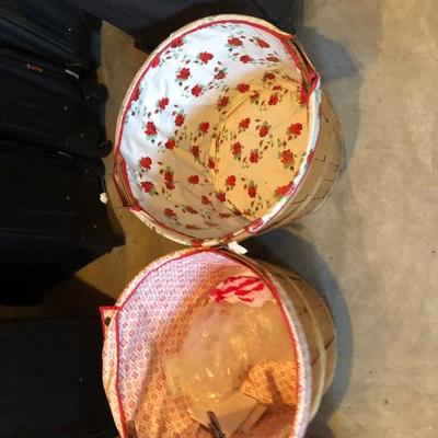 Basket with liner 10. Each