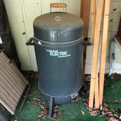 Electric smoker