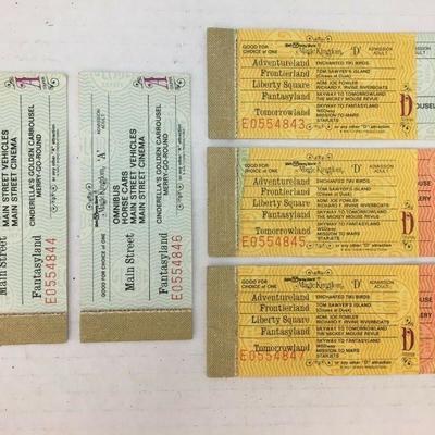 https://www.ebay.com/itm/124192795198	KB0179: 1970s Vintage Disney World Magic Kingdom PARTIAL Adult Ticket, 5 booklet	 $45.00 
