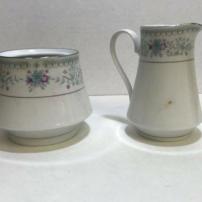 https://www.ebay.com/itm/114239392855	KC005: CROWN MING FINE CHINA JIAN SHIANG MADE IN CHINA CREAM AND SUGAR CADDY	 Auction 

