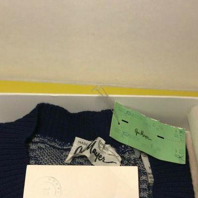 https://www.ebay.com/itm/114235283547	BU052: GUS MAYER VINTAGE MID CENTURY YELLOW CLOTHING BOX BLUE VEST NEW WITH TAGS	 Auction 
