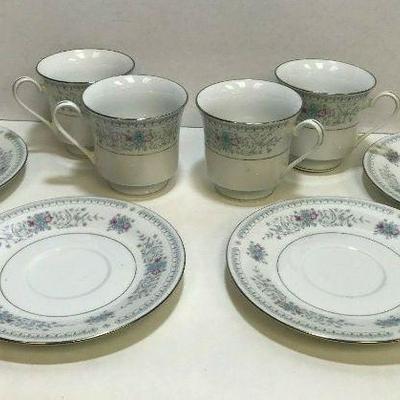 https://www.ebay.com/itm/124202681455	KC002: CROWN MING FINE CHINA JIAN SHIANG MADE IN CHINE 4 CUPS/4 SAUCERS	 Auction 
