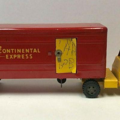 https://www.ebay.com/itm/124202678889	BU031: STRUCTO TRANSCONTINENTAL EXPRESS SEMI TRUCK AND TRAILER 1:18 SCALE 1950s	 Auction 
