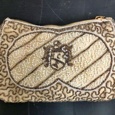 KB0195: Intricate Beaded Pouch Bag 7"x4	 $10.00 	 Cash / Venmo / Cash Ap Payments 
