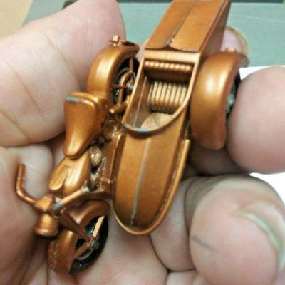 https://www.ebay.com/itm/114235270187	BU3080 USED VINTAGE 1962 MATCHBOX CAR NO 66B COPPER COLOR HARLEY DAVIDSON MOTORC	 Auction 
