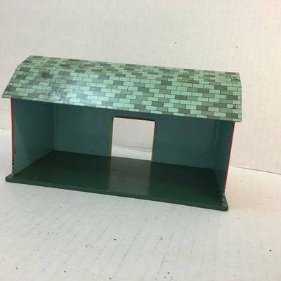 https://www.ebay.com/itm/114229395670	KB0170: Vintage Pre-1965 Japanese Pressed Tin Farmhouse Toy	 Auction 
