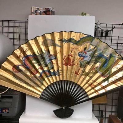https://www.ebay.com/itm/124207350809	Cma2074: Large Oriental Folding Fan 60â€™ Extended	 $35.00 
