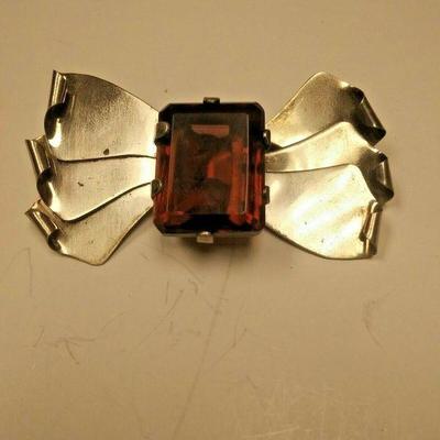 https://www.ebay.com/itm/114235272287	AB0376 USED VINTAGE 9.25 STERLING SILVER BROOCH WITH STONE CONDIION NOTE PICTURES  WEIGHT 19.9...