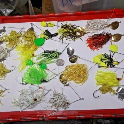 https://www.ebay.com/itm/114272376945	AB0393 USED LOT OF VINTAGE FRESH WATER SPINNER BAITS INCLUDING STRIKE KING, SNA	 $20.00 
