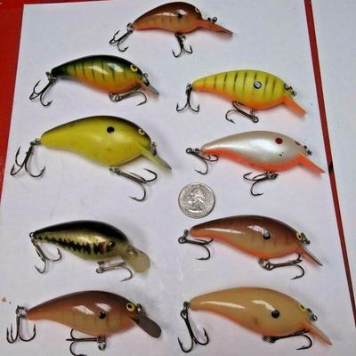 https://www.ebay.com/itm/124233133609	AB0391 USED VINTAGE FRESHWATER CRANK BAIT LOT #3 LOT CONTAINS 9 USED VINTAGE CRA	 $20.00 
