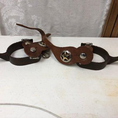 https://www.ebay.com/itm/114245350528	LAN9870 Vintage Leather and Metal Cowboy stirrups Ranger Star 	 $149.00 
