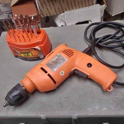 https://www.ebay.com/itm/124234350685	AB0424 USED CHICAGO ELECTRIC POWER TOOLS 3/8 INCH DRILL REVERSIBLE WITH 16 ASSORTED BLACK &...
