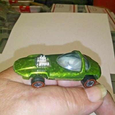 https://www.ebay.com/itm/114272432237	BU3084 USED VINTAGE 1967 GREEN HOTWHEELS SILHOUETTE RED LINE WHEELS MADE IN USA	 $20.00 
