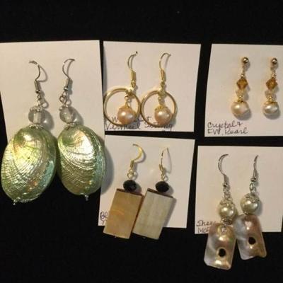 MMC010 Shell and Pearl Earrings