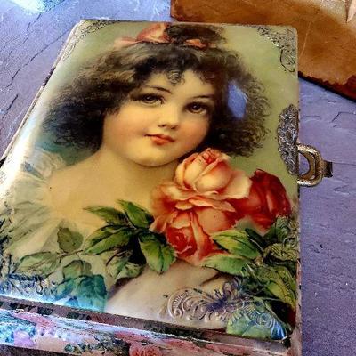 antique photo/music box