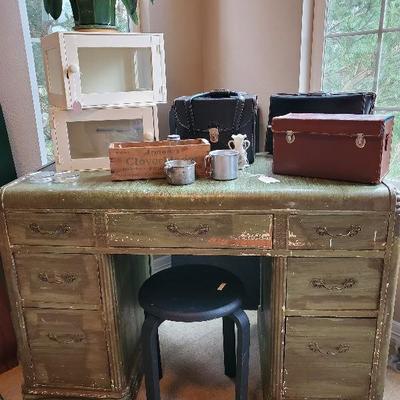 Art deco desk