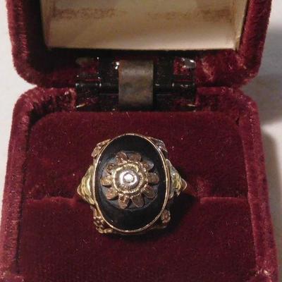 10 k Onyx and Diamond Ring