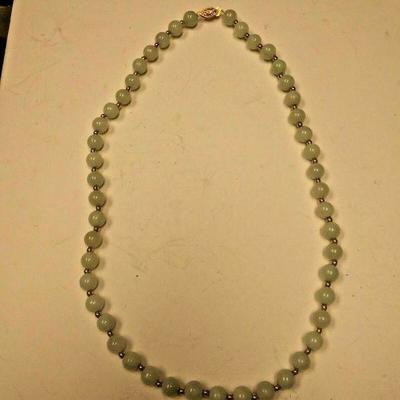WL3003 https://www.ebay.com/itm/114314491053 WL3003 USED VINTAGE 20 INCH LIGHT GREEN JADE NECKLACE WITH 14K GOLD BEADS & CLAS...