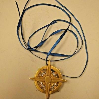 WL3008 https://www.ebay.com/itm/124267505711 WL3008 USED VINTAGE  GOLD TONE 2019 ACHAEANS  KREWE FAVOR PIN NEW ORLEANS MARDI- Buy-It_Now...