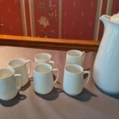 coffee keeper and six cups