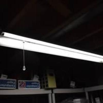 4' Long Flourescent Hanging Light Fixture