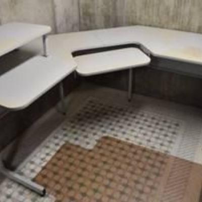 Corner Computer Desk. In Basement Bring Help to Load.