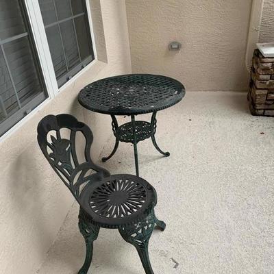 Only one chair. Sorry 