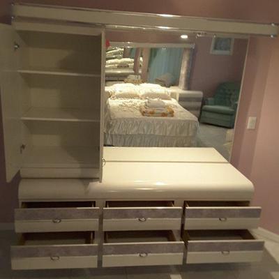 Mirrored Dresser that goes with complete queen bedroom set