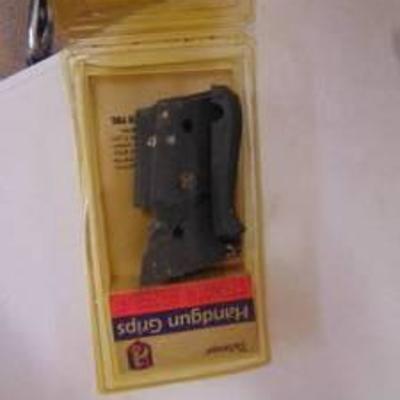 Pachmayr Handgun Grips - Fits Beretta 92F