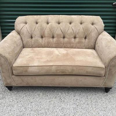 Love This Loveseat!