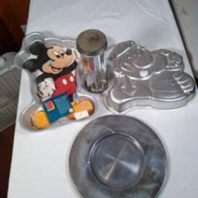 Vintage kitchenware