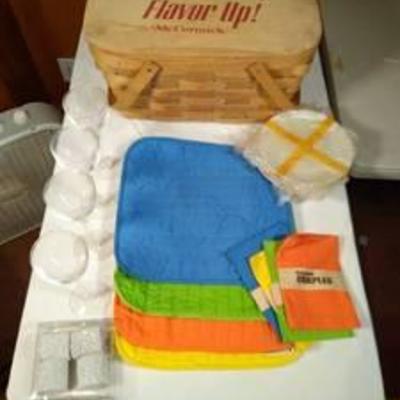 Vintage picnic basket set and napkin rings