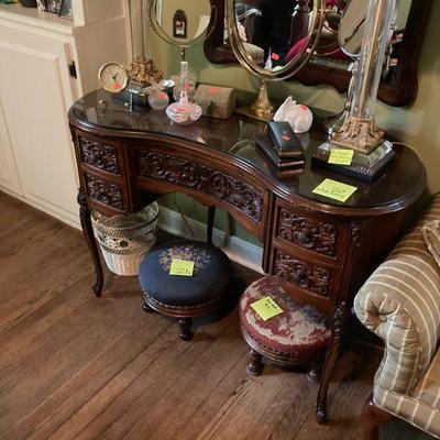 Find a better carved front kidney desk.