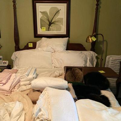 See that black feather boa in the middle of the outstanding queen size 4 poster bed?
