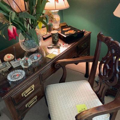 Chinese Chippendale dest and a fine arm chair. 