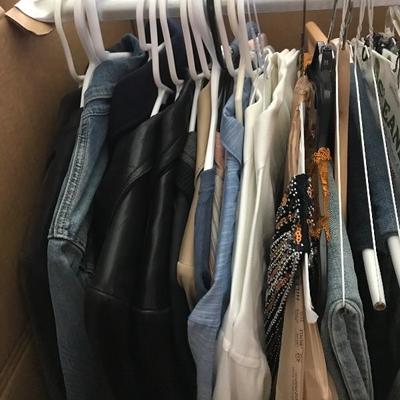 Womenâ€™s clothing sizes: S, M, 4, 6 
