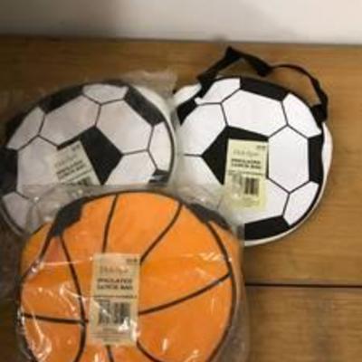3 sport lunch bags