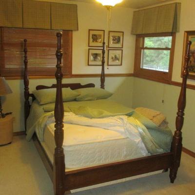 4 poster double bed.