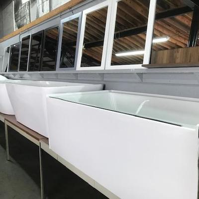 Bath Tubs/Mirrors