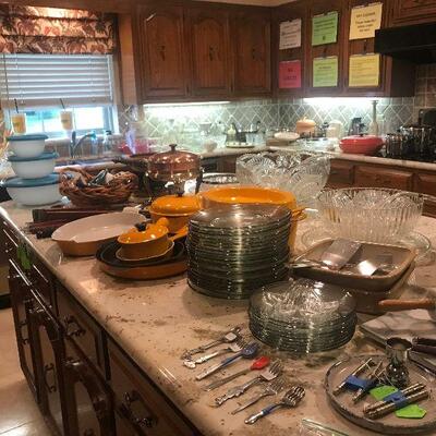 Kitchen packed with great items