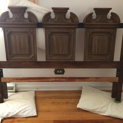 QUEEN SIZE HEAD STAND